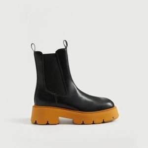 Track outsole boots (Demo)